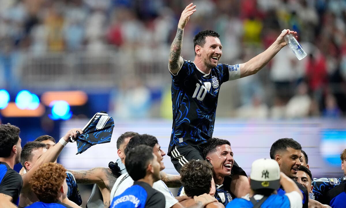 Messi: 'Trận thắng Anh không hề bình thường'
